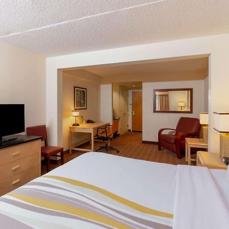 La Quinta By Wyndham Garden City Værelse billede